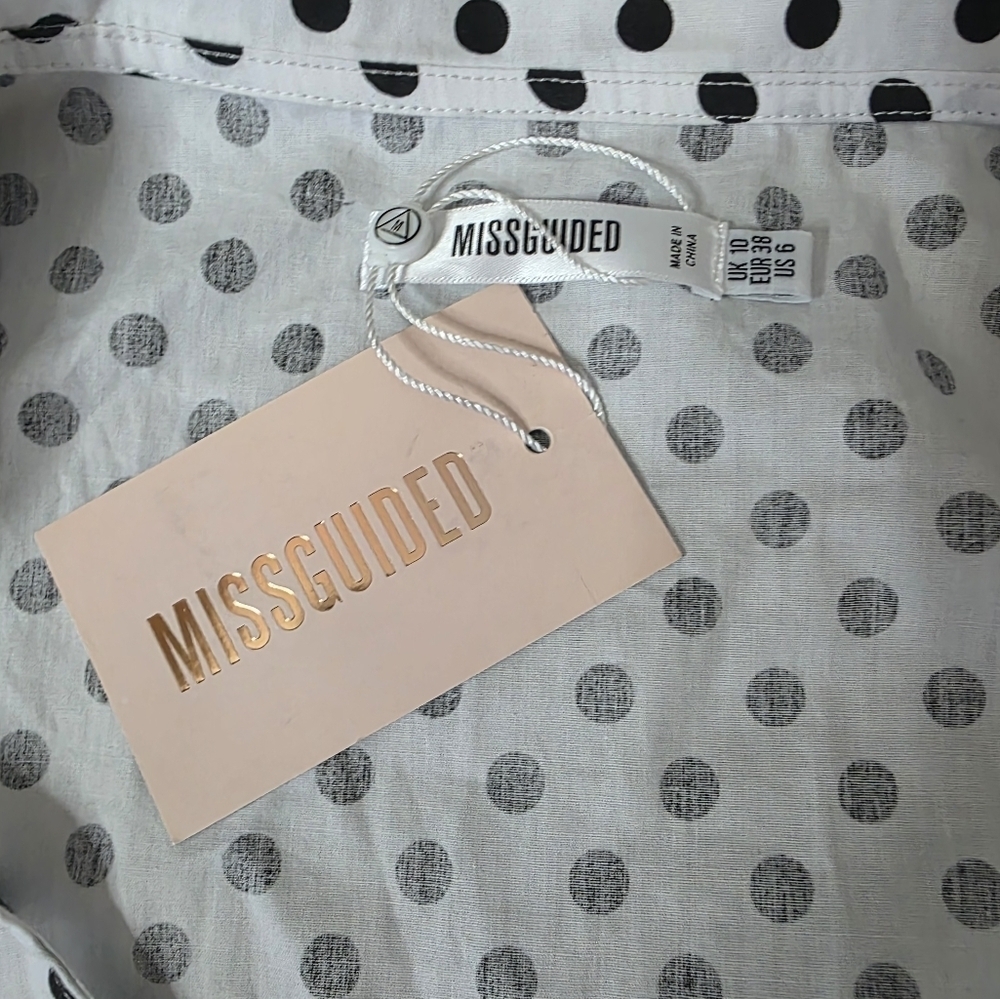 Missguided Ruffled Wrap Dress - Picture 6 of 7